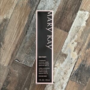 Mary Kay CC Cream - Very Deep
